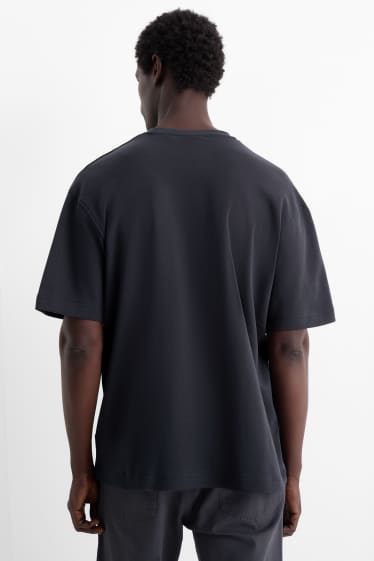 Men - T-shirt - relaxed fit - black