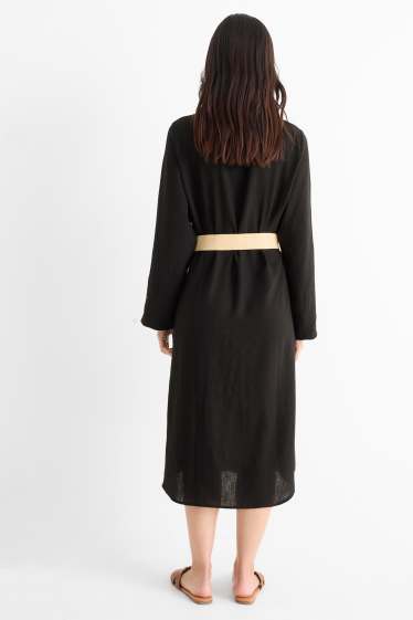 Women - Floral dress with belt - black