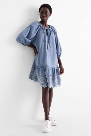 Dames - A-lijn-jurk - Broderie Anglaise - denim look - blauw