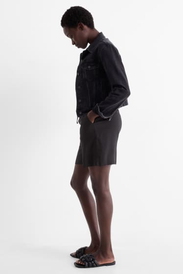 Women - Shorts - high waist - black