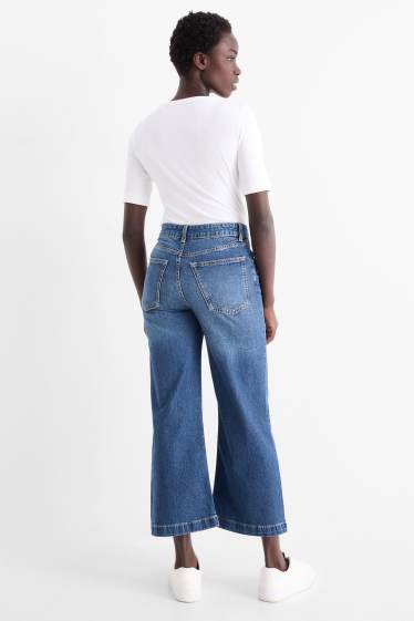 Women - Cropped wide leg jeans - mid-rise waist - denim-dark blue