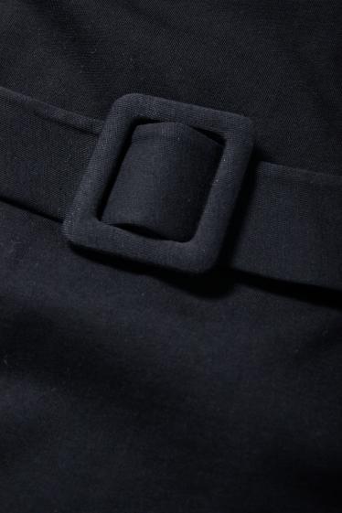 Damen - T-Shirt-Kleid mit Gürtel - schwarz