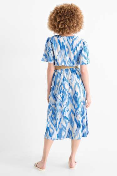 Damen - Viskose-Kleid mit V-Ausschnitt und Gürtel - gemustert - blau