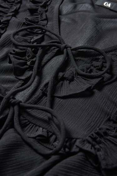 Women - Cropped chiffon blouse - black