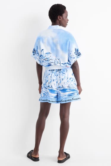 Damen - Shorts - Mid Waist - gemustert - weiß / hellblau