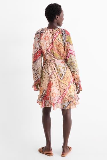 Femmes - Robe de gaze - à motif - coloré