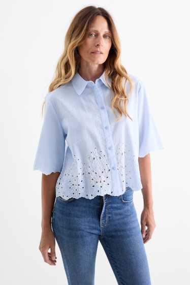 Femmes - Chemisier - broderie anglaise - bleu clair