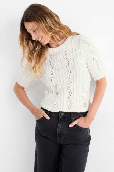 Femmes - Pull en maille - manches courtes - motif tressé - blanc