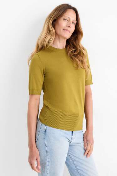 Women - Knitted jumper - short sleeve - green