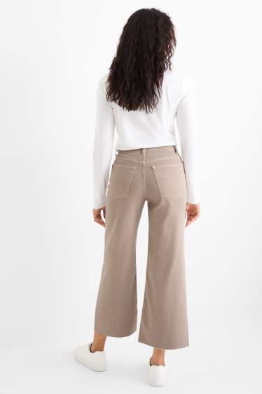 Women - Cropped wide leg jeans - mid-rise waist - denim-gray