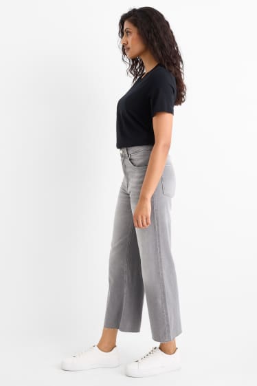 Women - Cropped wide leg jeans - mid-rise waist - denim-gray