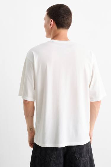Herren - T-Shirt - Oversized - Naruto - weiss