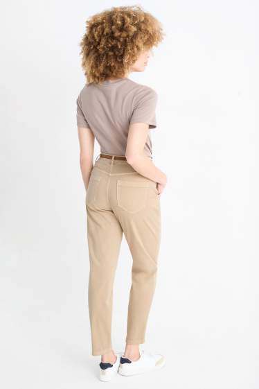 Kobiety - Spodnie materiałowe z paskiem - wysoki stan - tapered fit - beżowy