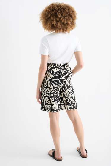 Dames - Bermuda - high waist - met patroon - met structuur - zwart / beige