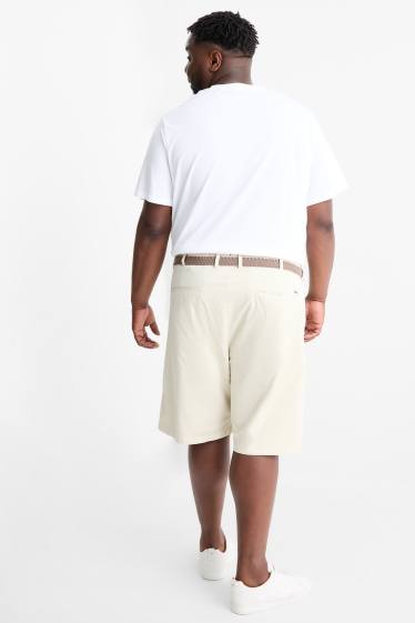 Herren - Shorts mit Gürtel - cremeweiss