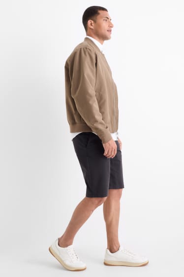 Herren - Shorts mit Gürtel - dunkelblau