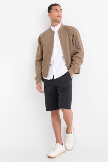 Herren - Shorts mit Gürtel - dunkelblau