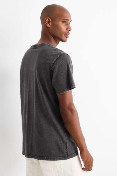 Men - T-shirt - regular fit - Scorpions - dark gray