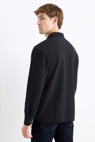 Home - Camisa de punt de mitja - loose fit - coll solapa - acanalada - negre