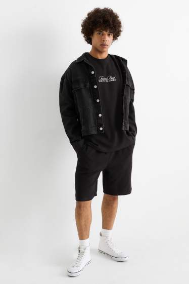 Men - Shorts - textured - black