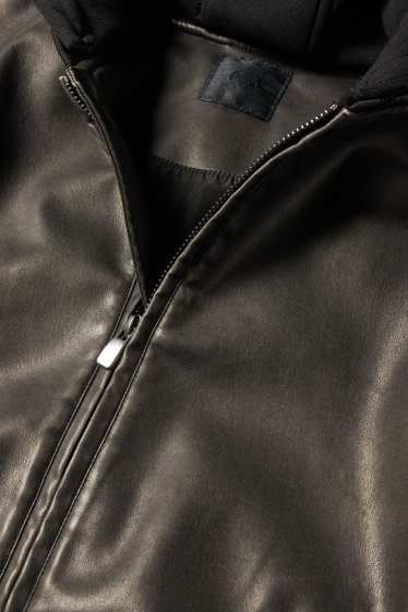 Herren - Jacke mit Kapuze - Lederimitat - schwarz
