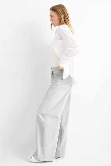 Damen - Wide Leg Jeans - Low Waist - helljeansgrau