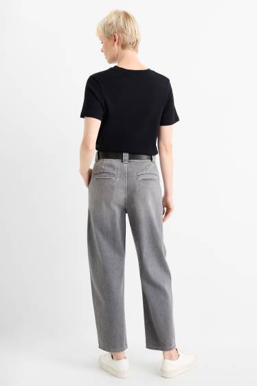 Damen - Barrel Jeans mit Gürtel - High Waist - helljeansgrau