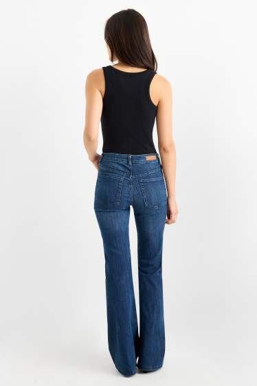 Femei - Flared jeans - talie medie - denim-albastru