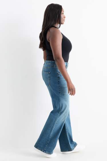 Women - Wide leg jeans - high waist - blue denim