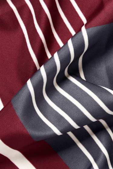 Dames - Sjaaltje - met patroon - bordeaux