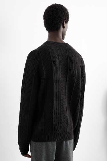 Uomo - Maglione - tessuto tramato - nero