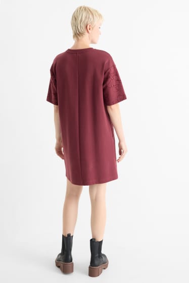 Kobiety - Sukienka T-shirtowa - w prążki - bordowy