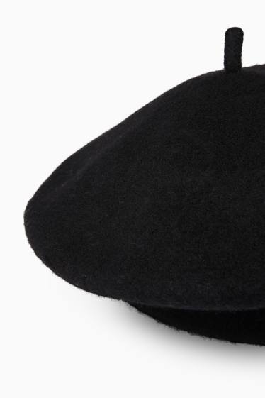 Women - Woollen beret - black