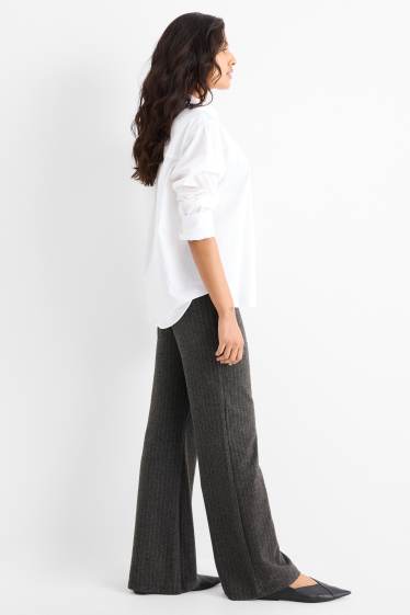 Femei - Pantaloni de trening - dungi fine - gri