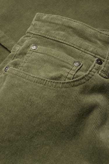 Bărbați - Pantaloni din catifea reiată - regular fit - verde