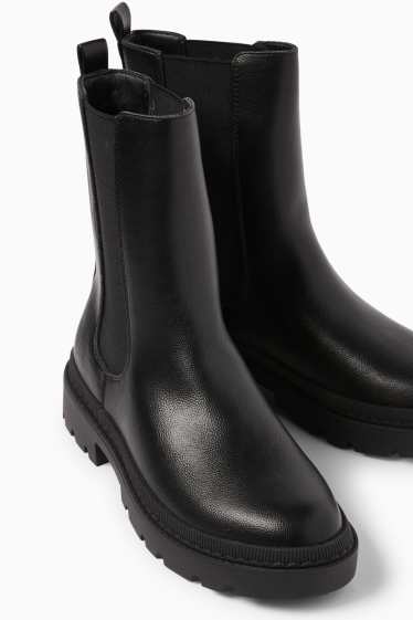 Damen - Chelsea Boots - Lederimitat - schwarz