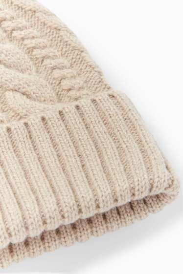 Men - Knitted hat - cable knit pattern - light beige