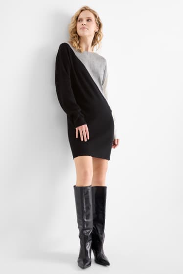 Women - Knitted dress - ribbed - black / gray