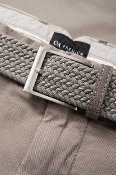 Bărbați - Chino cu curea - regular fit - gri