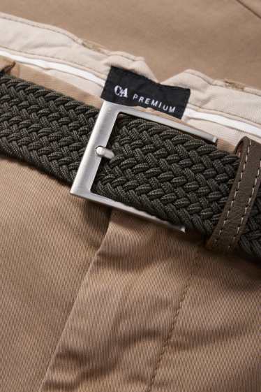Bărbați - Chino cu curea - regular fit - bej
