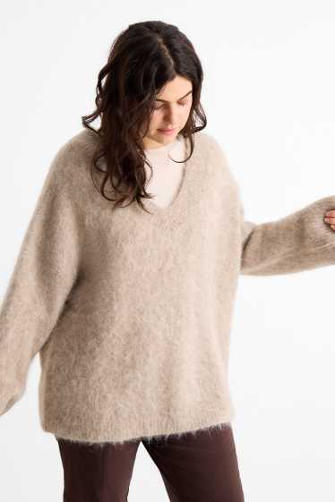 Dames - Trui met V-hals - mix van alpacawol - beige