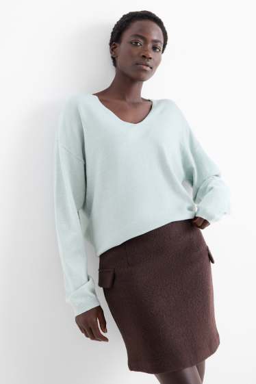 Women - V-neck jumper - light turquoise
