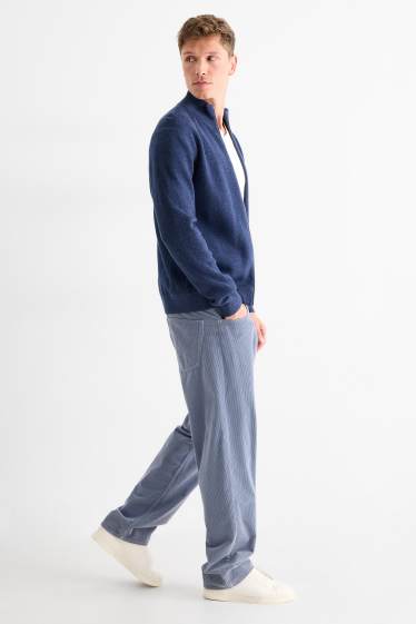 Pánské - Manšestrové kalhoty - relaxed fit - světle modrá