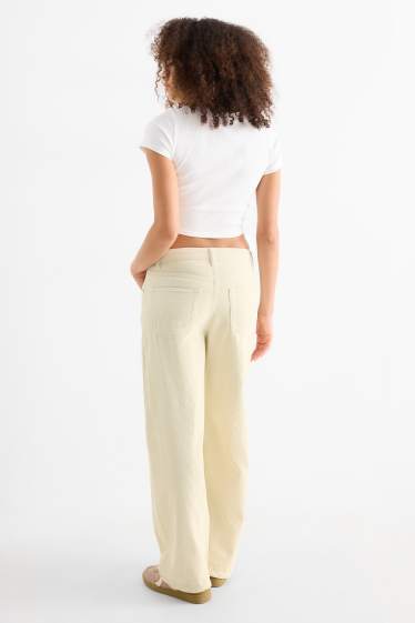 Damen - Cordhose - Mid Waist - Barrel Leg - cremeweiss