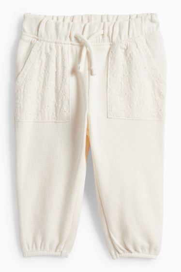 Baby Mädchen - Baby-Jogginghose - Broderie Anglaise - strukturiert - cremeweiß