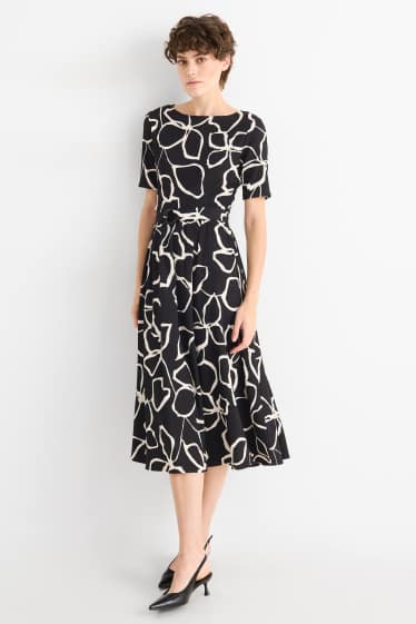 Damen - Fit & Flare Kleid mit Gürtel - geblümt - strukturiert - schwarz / weiß