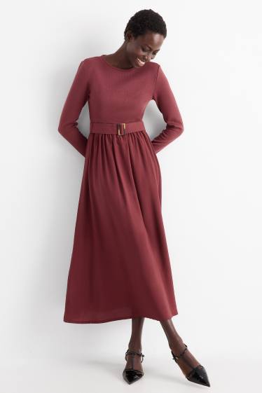 Femmes - Robe Fit & Flare avec ceinture - bordeaux