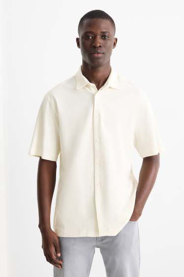 Hommes - Chemise - regular fit - col kent - finition texturée - blanc crème