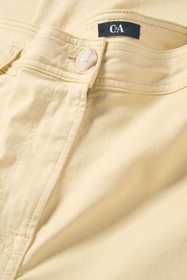 Femei - Pantaloni de stofă - talie înaltă - wide leg - galben