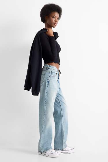 Femei - Baggy jeans - talie medie - denim-albastru deschis
